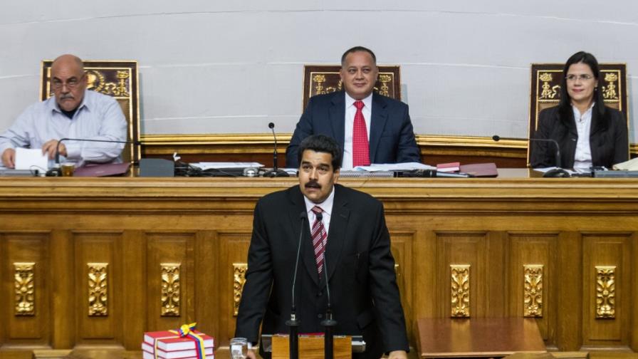 Maduro reclama el cese del ataque y los rumores sobre Chávez