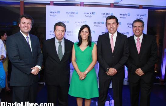 Dan a conocer a Europiel by Arabela