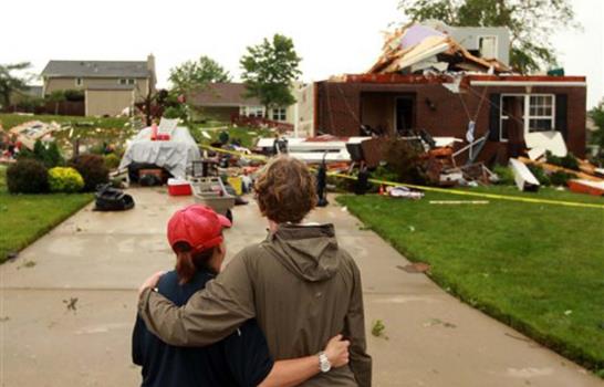 Al menos 9 muertos por tornados en Oklahoma Al menos 9 muertos por tornados en Oklahoma