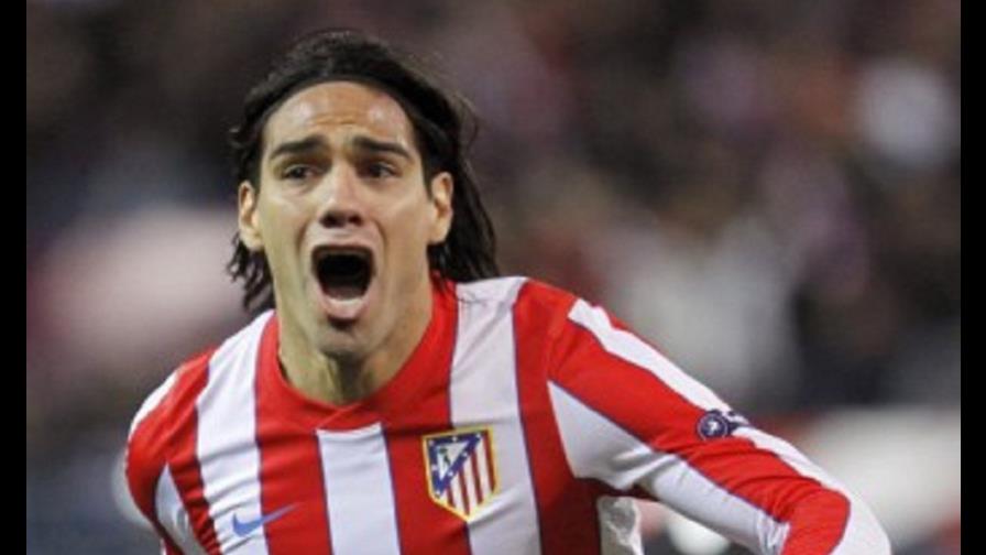 Radamel Falcao llora en su despedida del Atlético