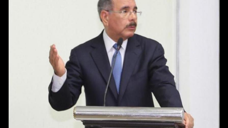 Danilo dice que la prioridad del Gobierno es sentar la base del desarrollo Danilo dice que la prioridad del Gobierno es sentar la base del desarrollo