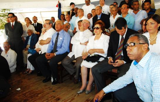 Hipólito Mejía dice que de su lado está la dignidad y el decoro