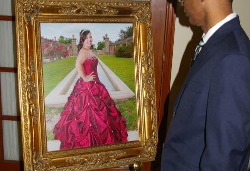 Padre joven asesinada en masacre Hialeah cree hubo negligencia del 911