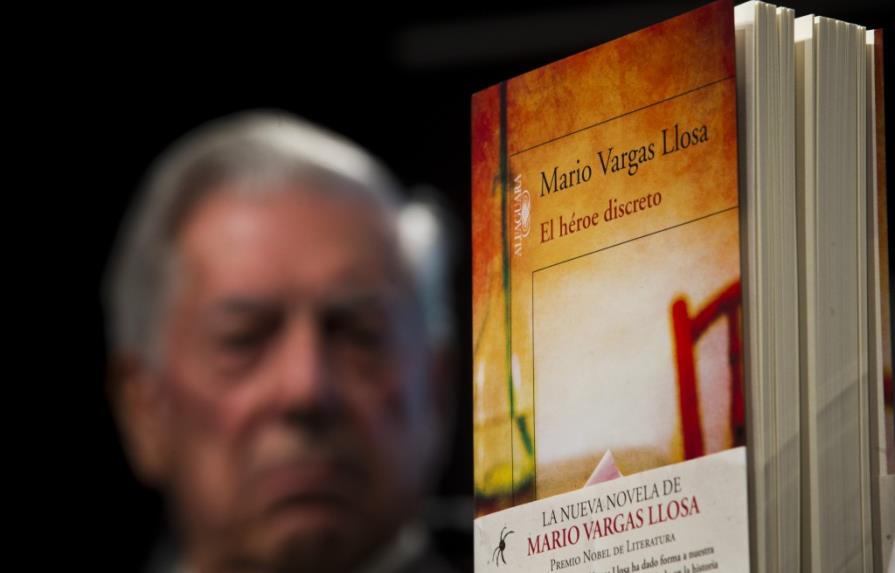 Vargas Llosa y artistas apoyan ley unión gay