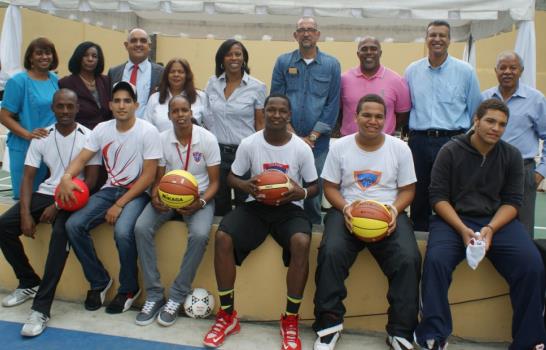 Colegio Evangélico Central reinauguró sus canchas
