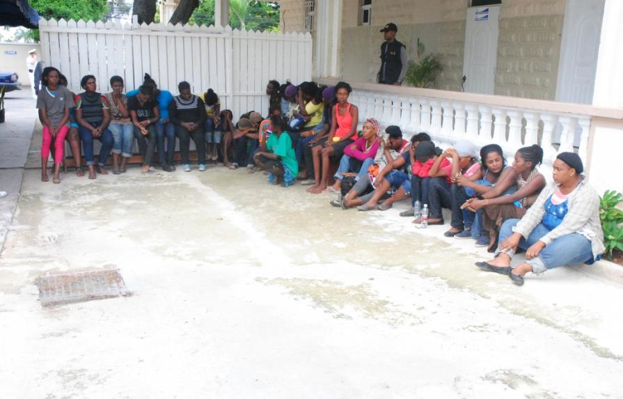 Armada detiene 60 haitianos que viajarían ilegalmente a Puerto Rico