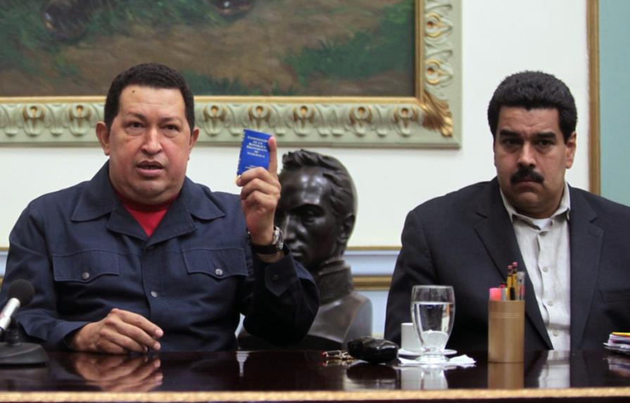Vicepresidente dice que visitó dos veces a Chávez