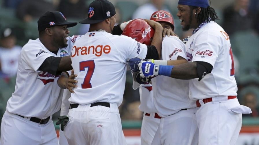 Dominicana inicia con buen pie; gana 7-2 a Venezuela