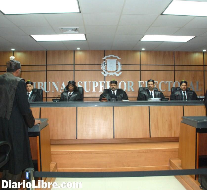 Tribunal ordena entrega local PRD a Miguel Vargas