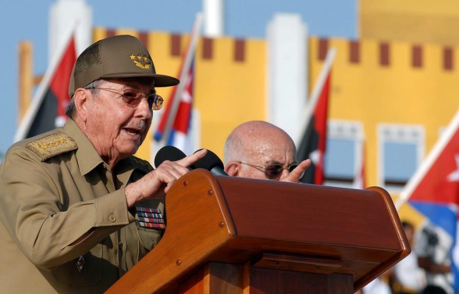 Piñera: Raúl Castro es cuidadoso y menos carismático que Fidel