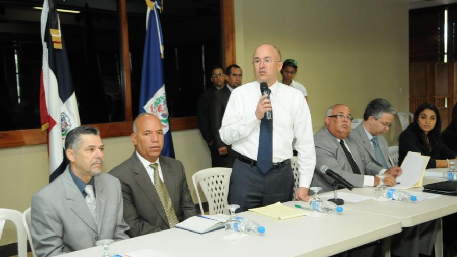 Domínguez Brito pide a fiscales hacer cumplir ley sobre derecho de autor