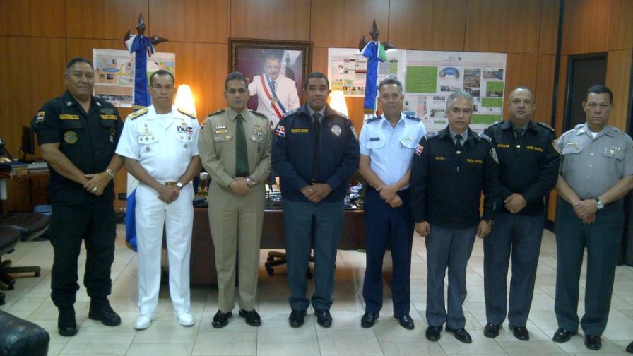 Policía Nacional y FF.AA. coordinan patrullaje militar