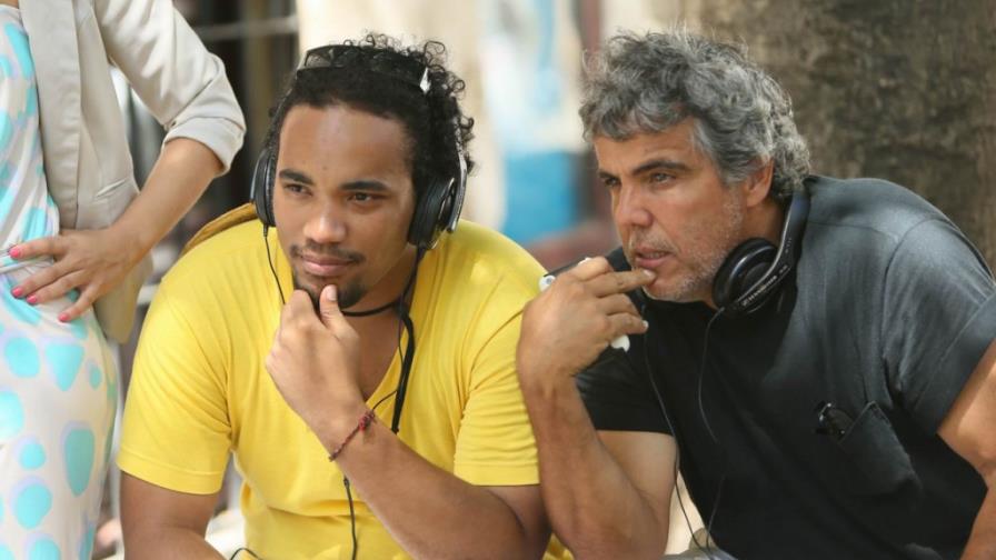Ronni Castillo debuta como director en Quien manda