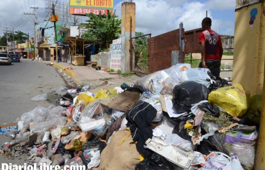 Basura por doquier en el Gran Santo Domingo - Diario Libre