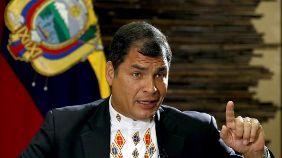 Congreso aprueba licencia de Correa para hacer campaña