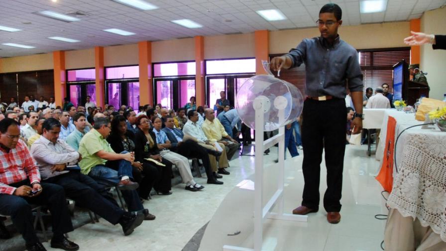 Presidencia entregará cheques para construir aulas