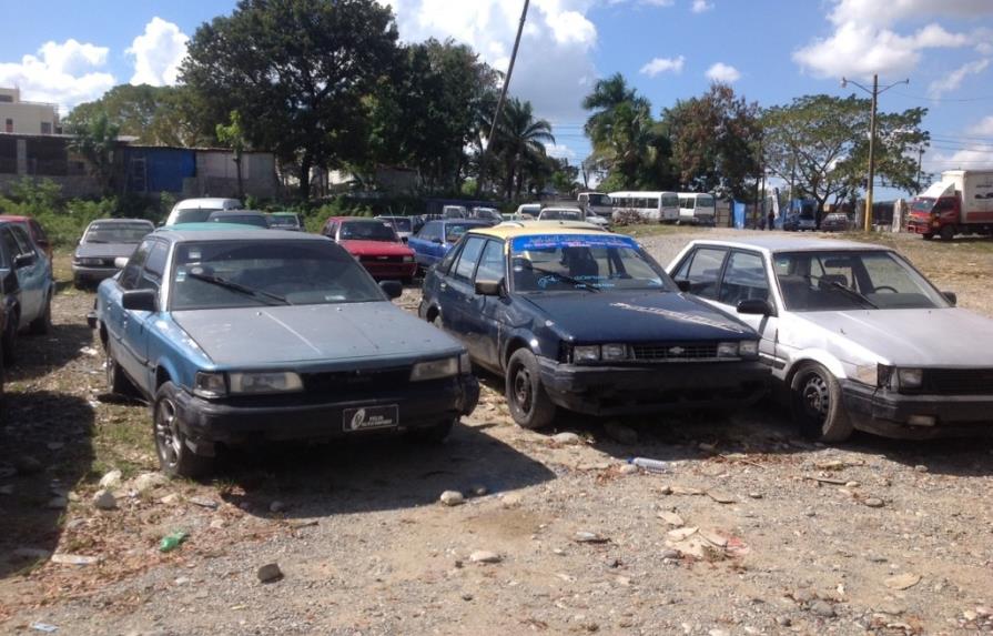 AMET retiene más de 50 carros piratas en la Autopista Duarte