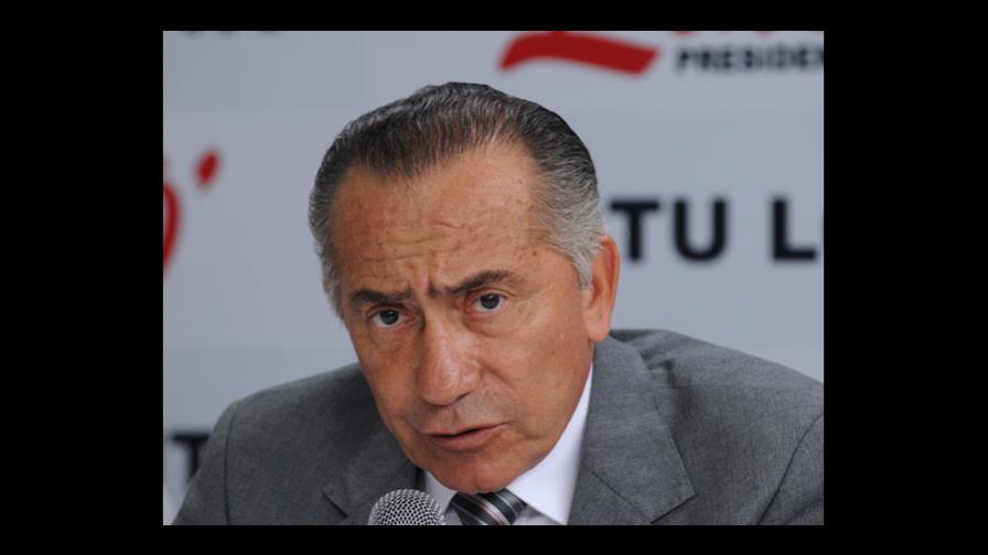 El candidato presidencial Lino Oviedo muere en un accidente de helicóptero