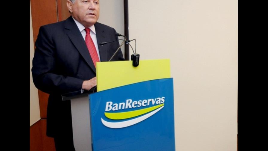 Bengoa asegura que bonos permitirán prestar más dinero a sectores productivos