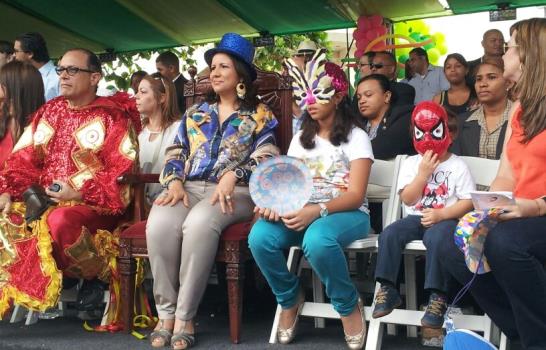 Cierre de carnaval atrae a miles de dominicanos