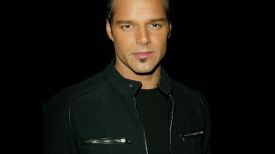 Ricky Martin anuncia un nuevo disco de éxitos y un DVD de videos musicales