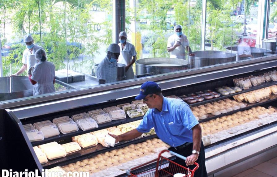 Supermercados Bravo abre fábricas donde elabora queso fresco frente a sus clientes