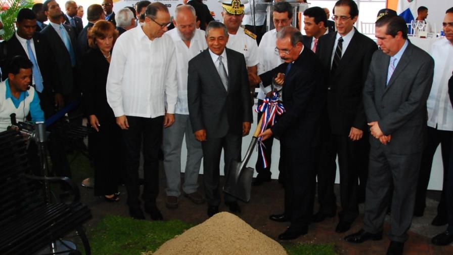 Medina deja iniciados trabajos remozamiento Ciudad Colonial