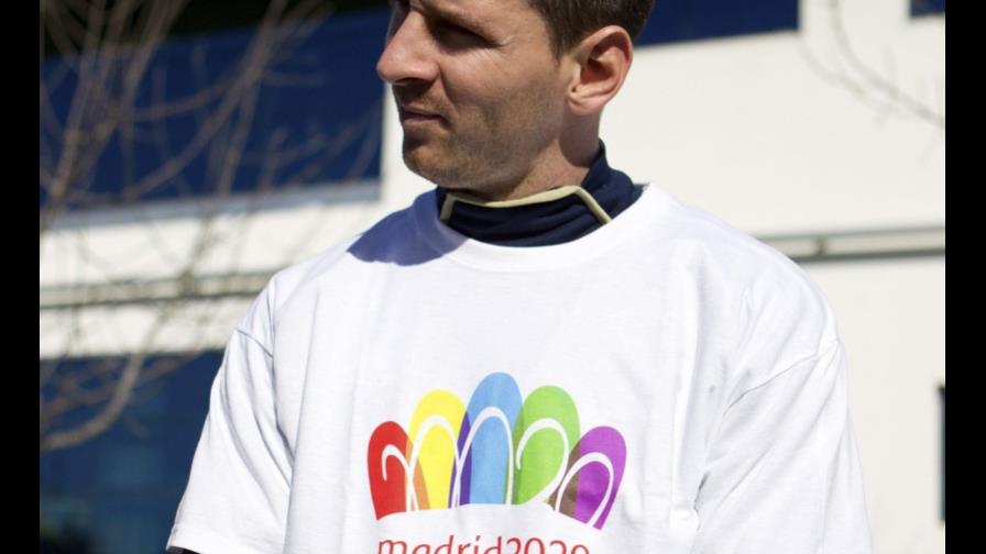 Messi se pone la camiseta de Madrid 2020