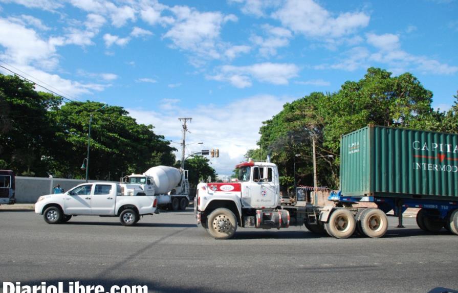 Prohibición vehículos pesados en Malecón se iniciará este mes