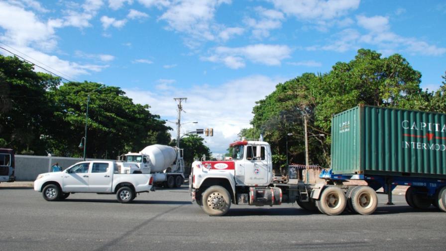 Prohibición vehículos pesados en Malecón se iniciará este mes Prohibición vehículos pesados en Malecón se iniciará este mes