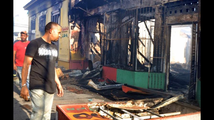 Fuego provoca quiebra de comerciantes en SFM