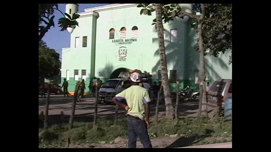 Inician traslado de los reclusos de la cárcel de Moca Inician traslado de los reclusos de la cárcel de Moca