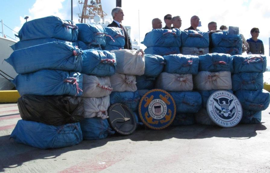 Detienen a dos dominicanos con 2,200 kilos de cocaína al sur de Puerto Rico