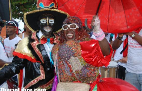 Colorido y creatividad en el Carnaval Nacional