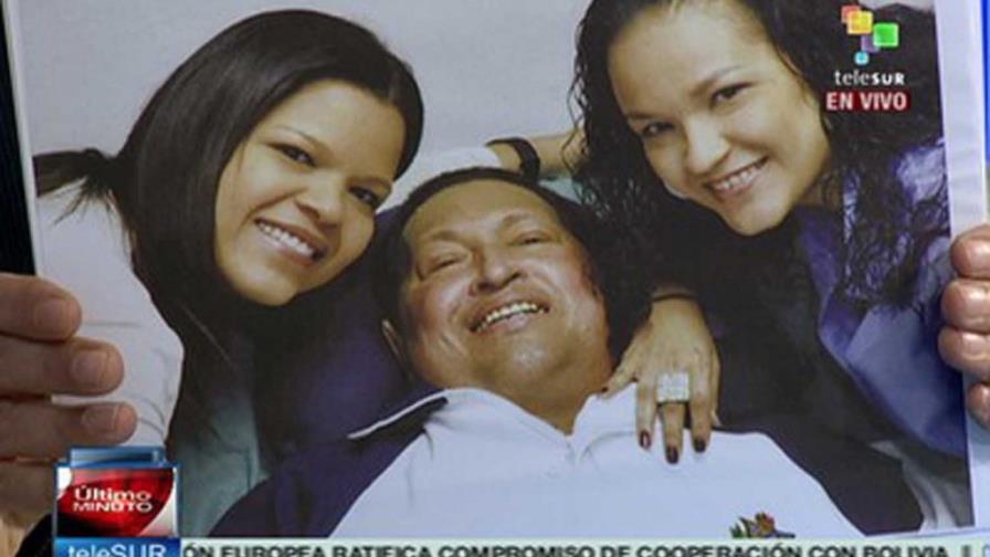 Chávez cumple dos semanas en Caracas sin que se despejen incertidumbres