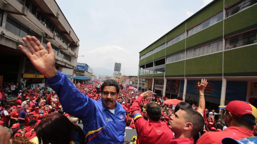 El pajarito de Maduro y las denuncias se apoderan de la campaña en Venezuela El pajarito de Maduro y las denuncias se apoderan de la campaña en Venezuela