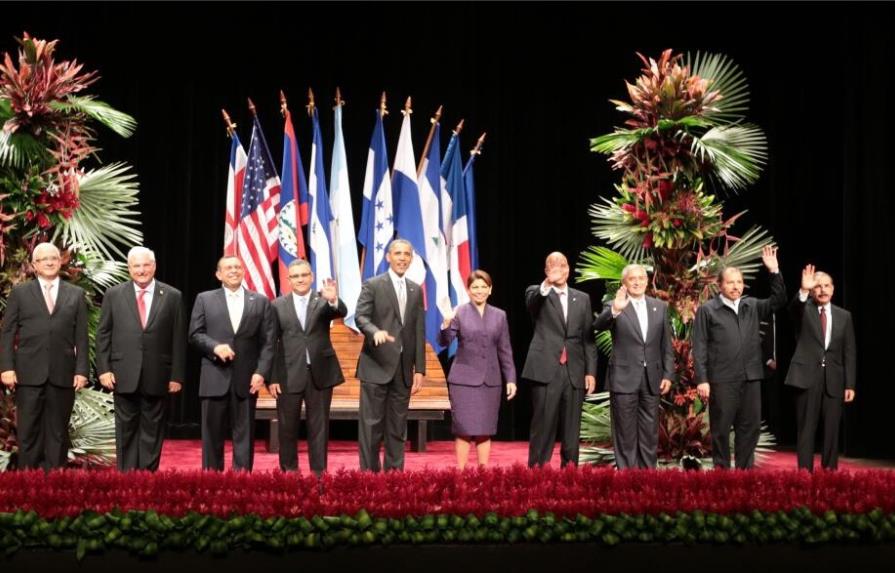 Obama y presidentes del SICA se reúnen con comercio y seguridad en la mesa