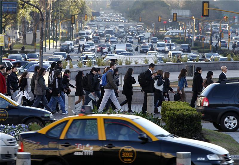 Huelga de autobuses deja varadas a más de 80.000 personas en Argentina
