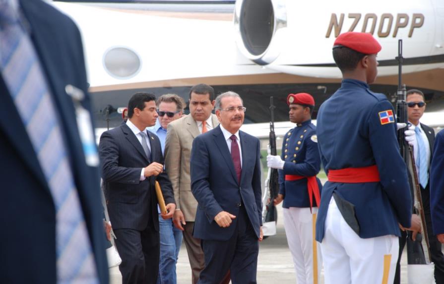 Danilo regresa de Costa Rica; trató temas puntuales con Obama