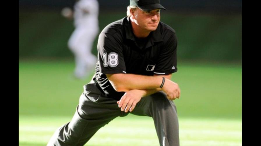 MLB despide a árbitro por consumo de drogas
