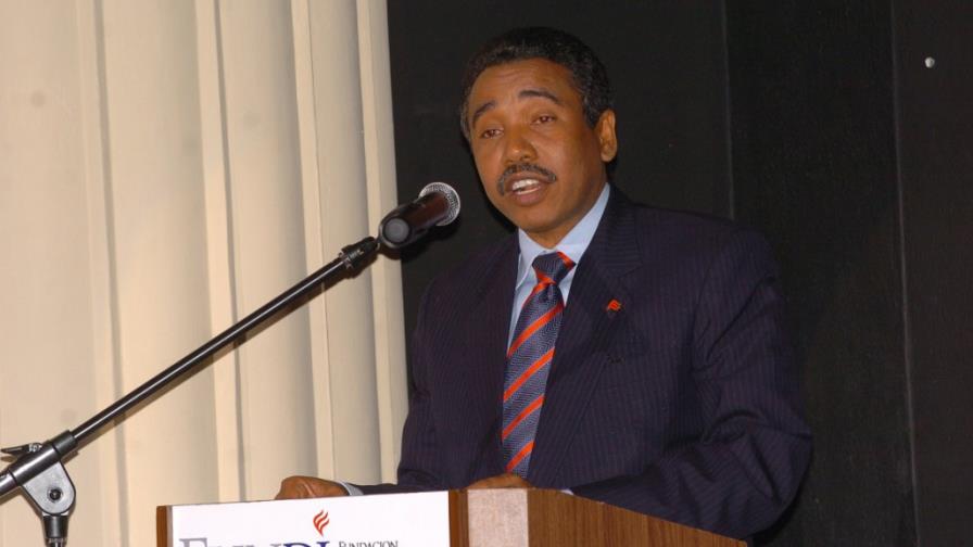 Félix Bautista pide al Senado investigar denuncia en su contra y el origen de sus bienes