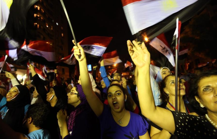 Obama pide a militares egipcios ceder poder con rapidez a un gobierno electo