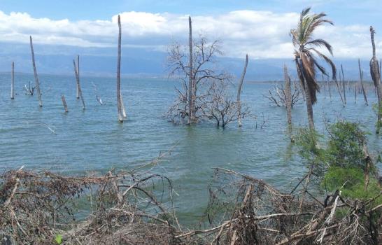 Inician construcción de viviendas para afectados por crecida del Lago Enriquillo