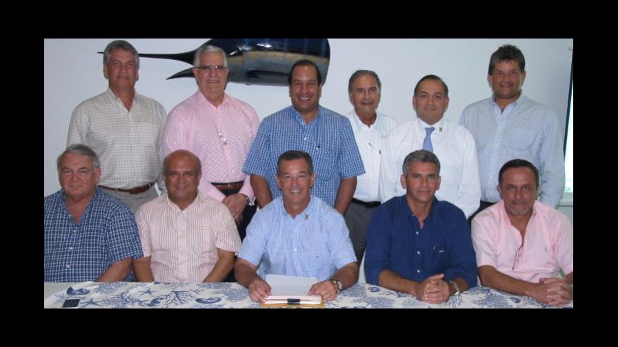 Reeligen Armando DAlessandro en Club Náutico Santo Domingo