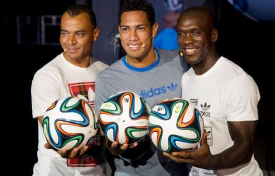 Presentan el Brazuca, balón del Mundial de Fútbol del 2014