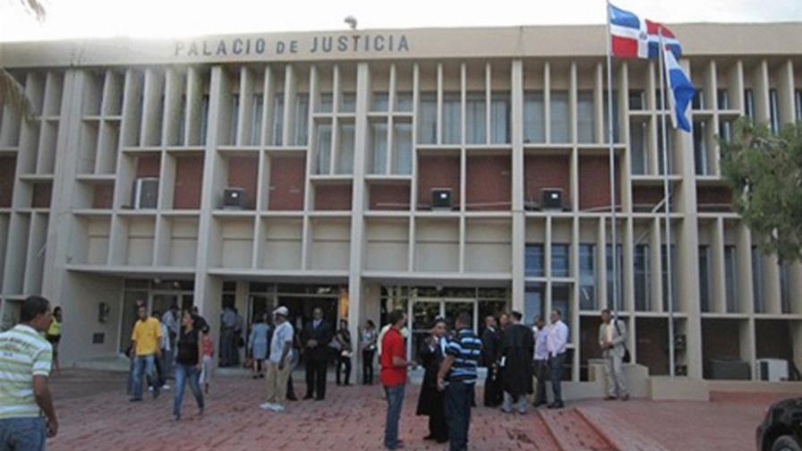 Prisión preventiva en la cárcel de Higüey para dos fiscales Prisión preventiva en la cárcel de Higüey para dos fiscales