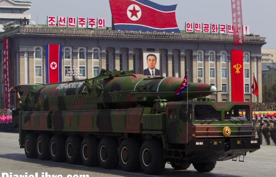 Afirman Norcorea pone cohetes en su costa este