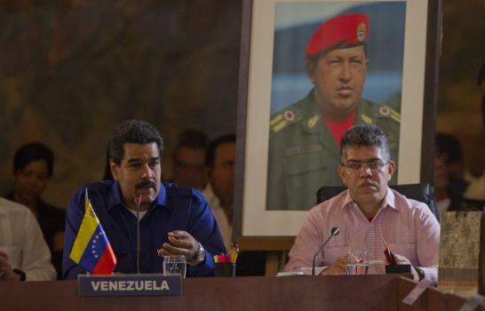 Maduro inaugura cumbre con garantías de que seguirá Petrocaribe