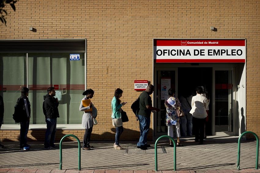 Mejora levemente la cofianza en la economía de España