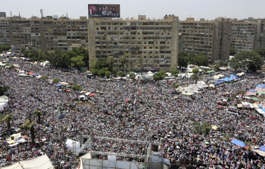 Los islamistas salen en masa a las calles de El Cairo para responder al golpe